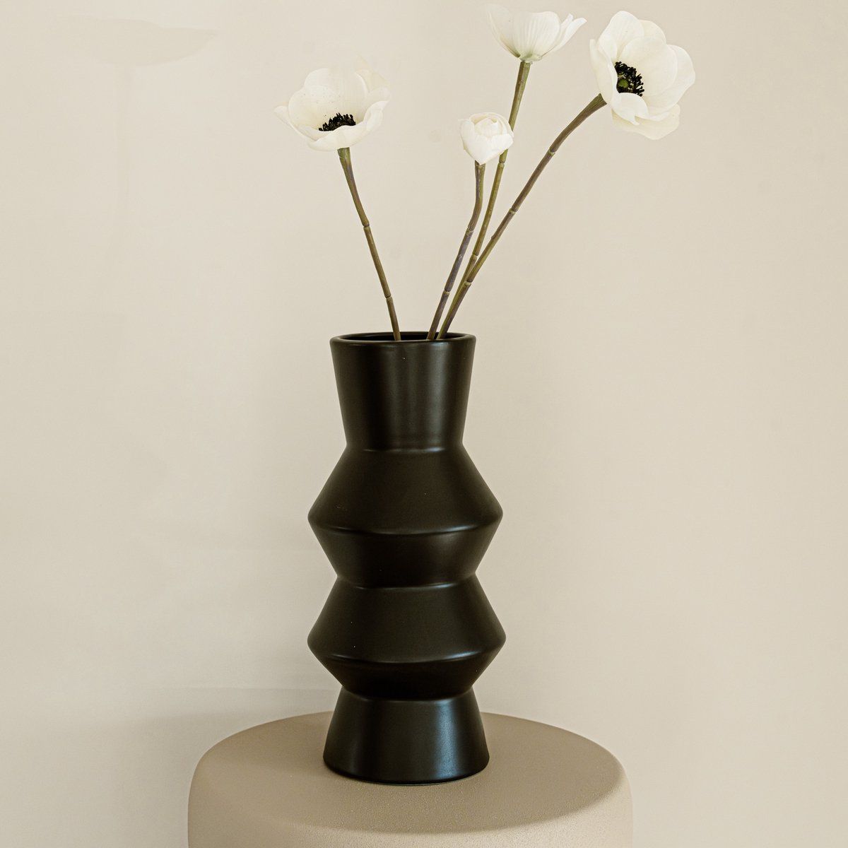 Vaas Evi – zwart – aardewerk – rond – 26cm