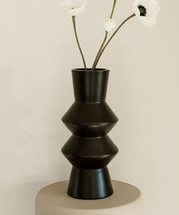 Vaas Evi – zwart – aardewerk – rond – 31cm