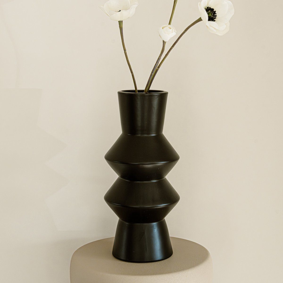 Vaas Evi – zwart – aardewerk – rond – 31cm