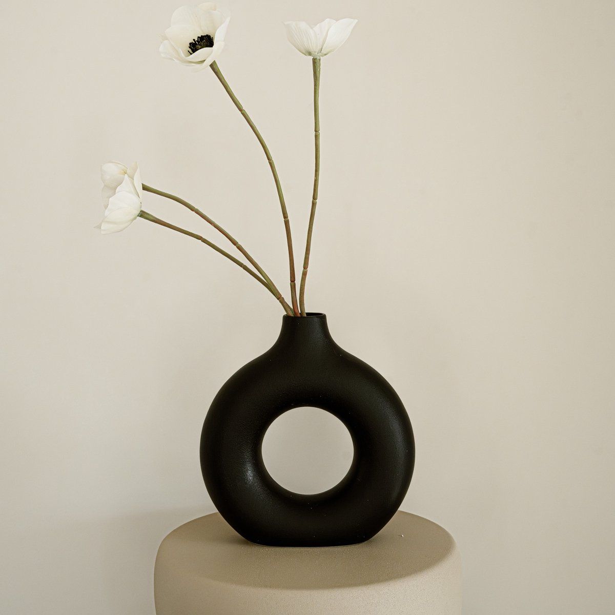 Donut vaas - zwart - aardewerk - rond - 18cm