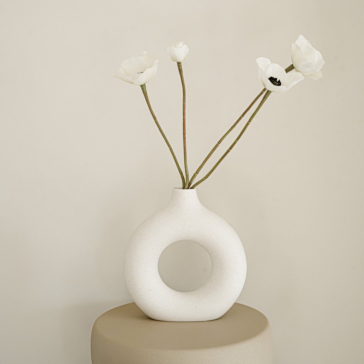 Indore Home - Donut Vaas Hol - Rond Medium - Bloemenvaas - Nordic - Woonkamer Decoratie - Vaas Wit - 18 cm