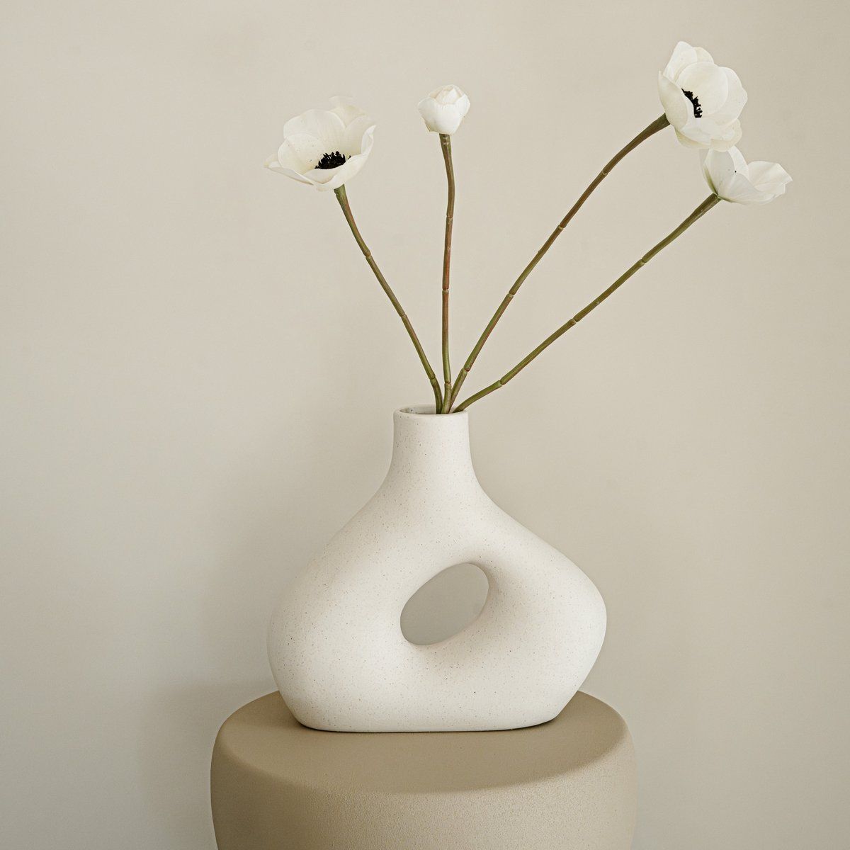 Indore Home - Vaas Alberti - Bloemenvaas - Woonkamer decoratie - Vaas Wit - Holle Vaas - Donutvaas