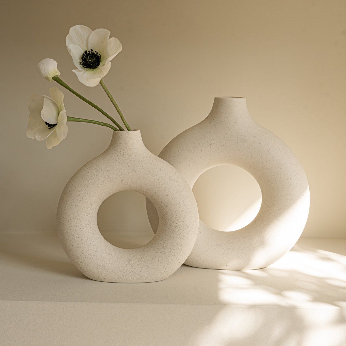 Donutvaas set - wit - aardewerk - rond - 18cm - 21,5cm