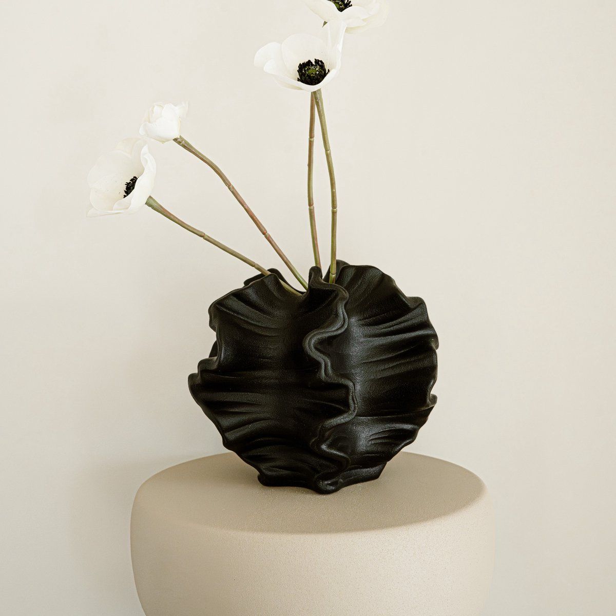 Indore Home - Coral vaas M - Vaas keramiek - Decoratieve accessoires - Zwart