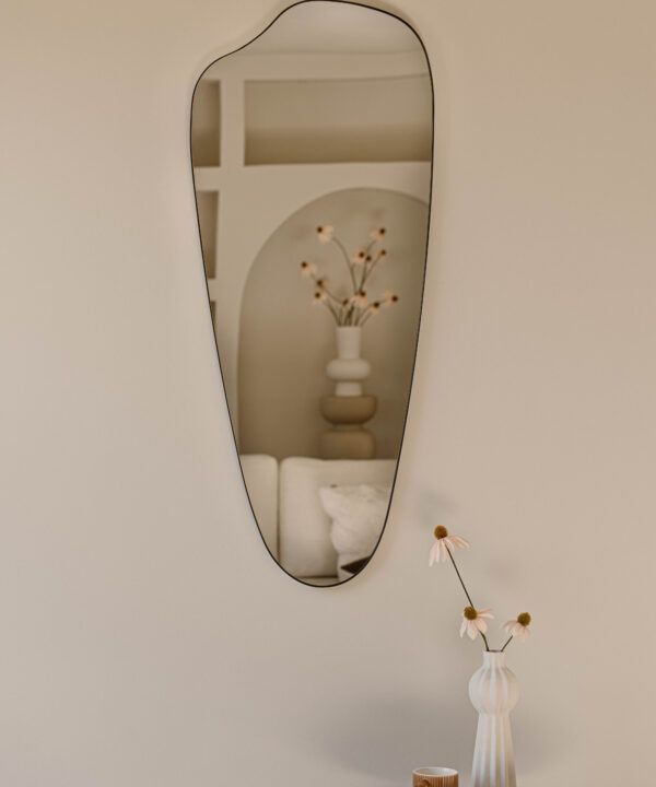 Indore Home - Spiegel Ollie - Organische vorm - Zwart - 120cm x 50cm