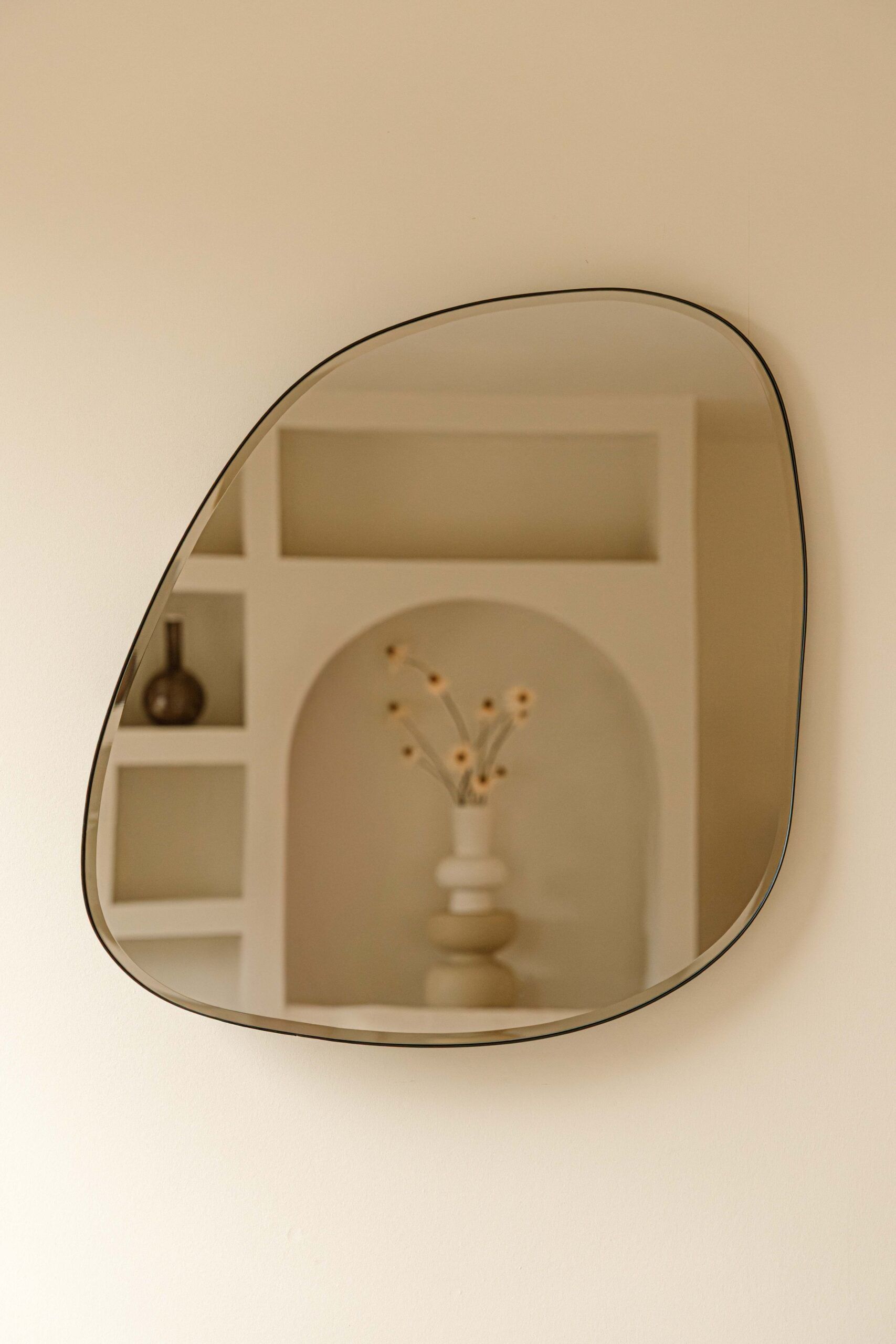Indore Home - Spiegel Pearl - Organische Vorm - 80cm x 70cm - Zwart - Wandspiegel