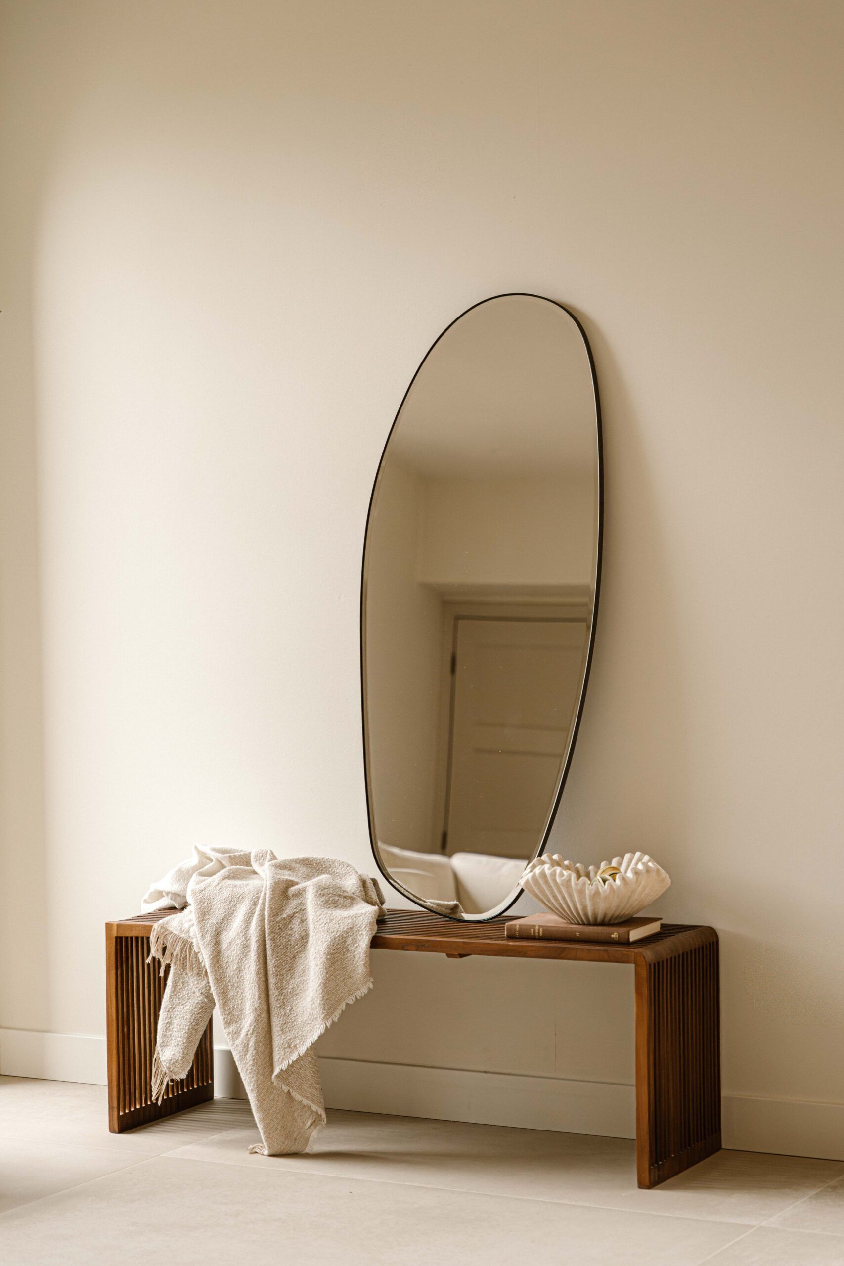 Indore Home - Spiegel Belle - Organische vorm - Zwart - 120cm x 50cm