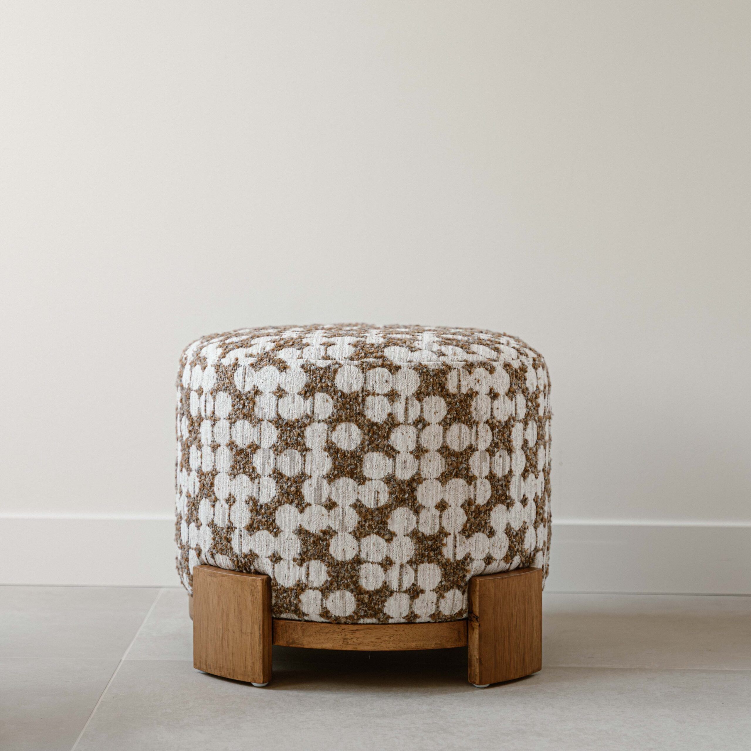 Indore Home - Fien - Poef- Ottomaans - Bruin - Beige